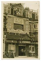 Lewis Avenue/St Georges Hotel Cricket score board  1930 [PC]